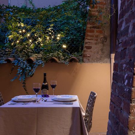 Luxury Suite In The Center I Private Patio & Kitchen Bolonha Exterior foto