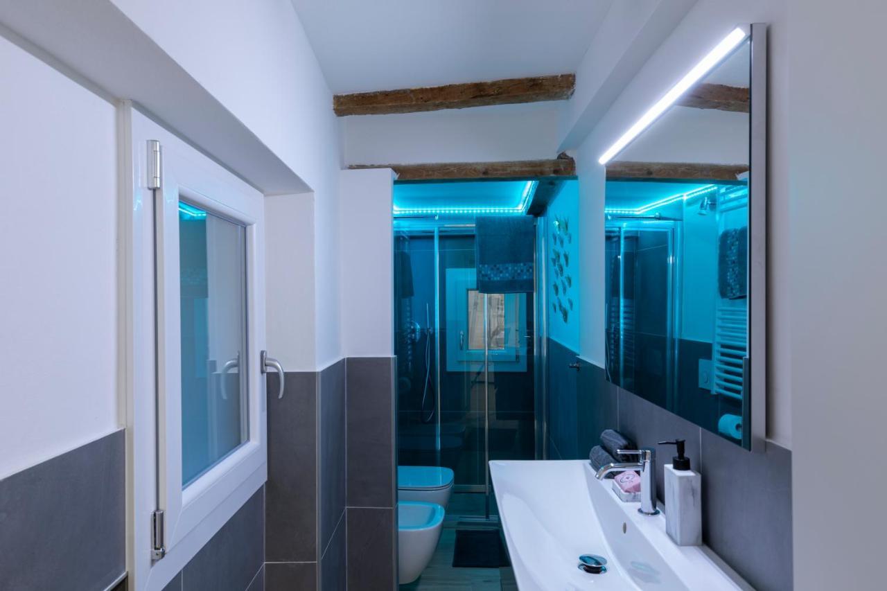 Luxury Suite In The Center I Private Patio & Kitchen Bolonha Exterior foto